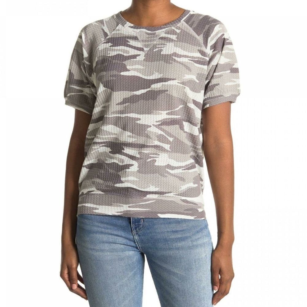 Sweet Romeo Women’s White Camo Short Sleeve Tee Size Small